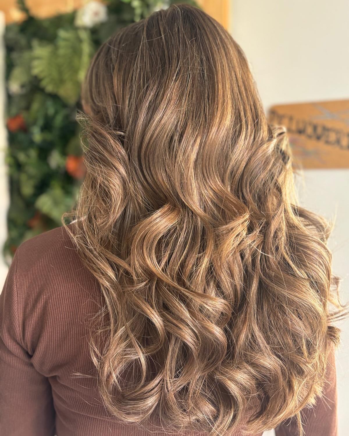 mechas balayage con ondas realizadas en Amare Salon peluquería en Valdemoro