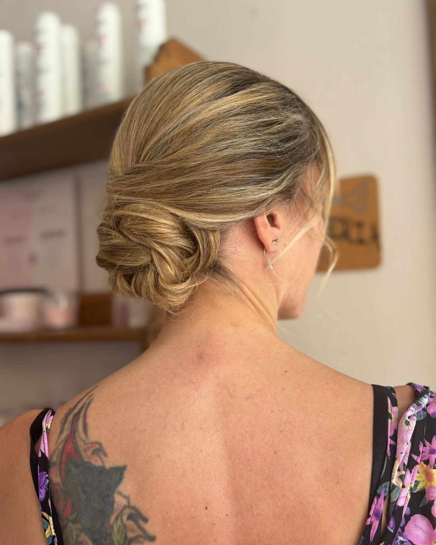 recogido elegante realizado en Amare Salon peluquería en Valdemoro